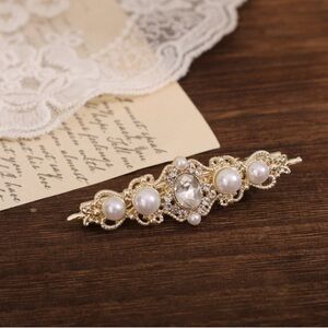 Elegant Gold and Pearl Hair Clip
